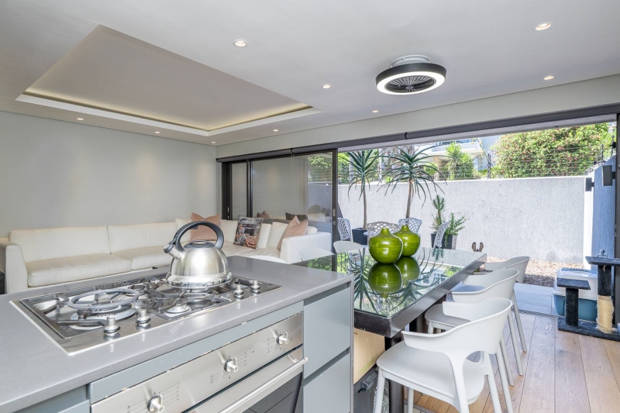 2 Bedroom Property for Sale in Sea Point Western Cape